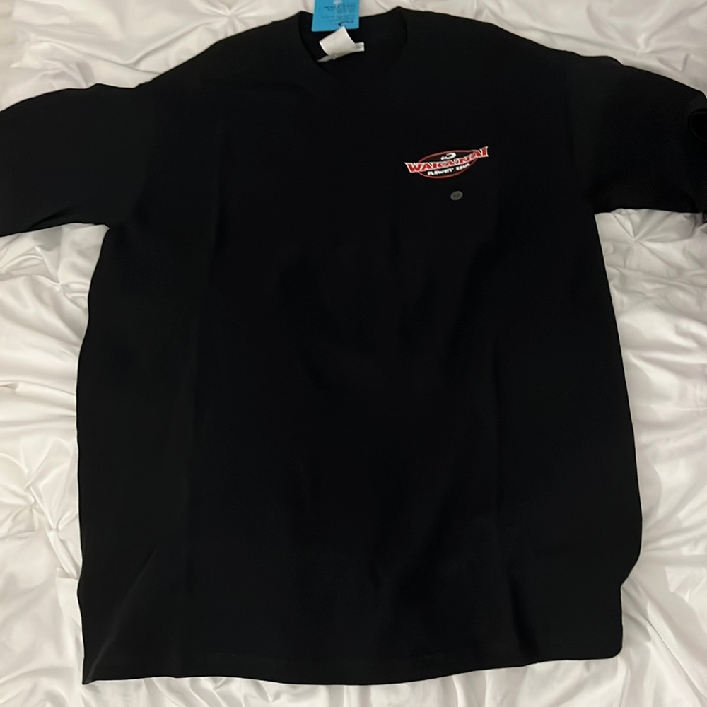 Wakanai graphic tee black